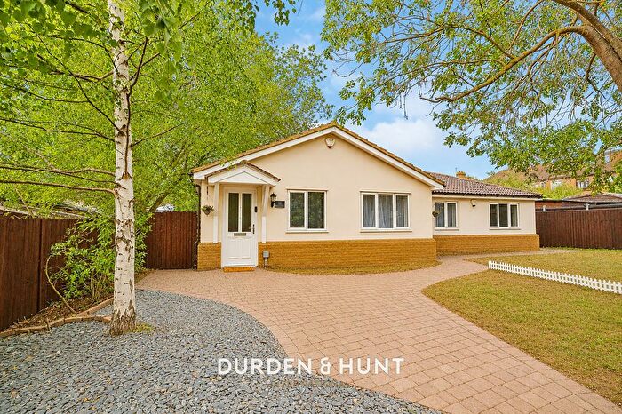 2 Bedroom Semi Detached Bungalow For Sale In Roman Villas, Seymer Road, RM1