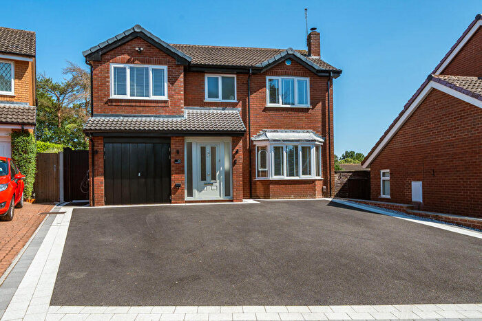 4 Bedroom Detached House For Sale In Grasmere Close, Kingswinford, DY6