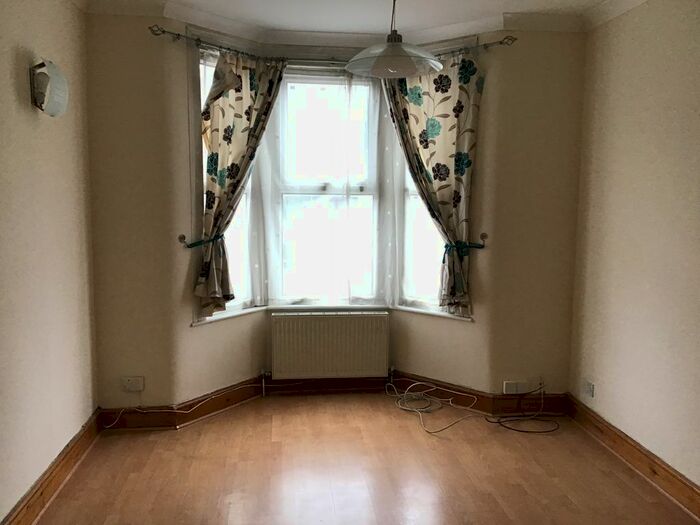 3 Bedroom Terraced House To Rent In Perkins Road, Ilford IG2
