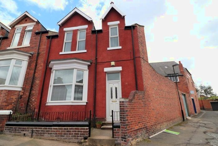 3 Bedroom End Of Terrace House To Rent In Fox Street, Thornhill, Sunderland, SR2