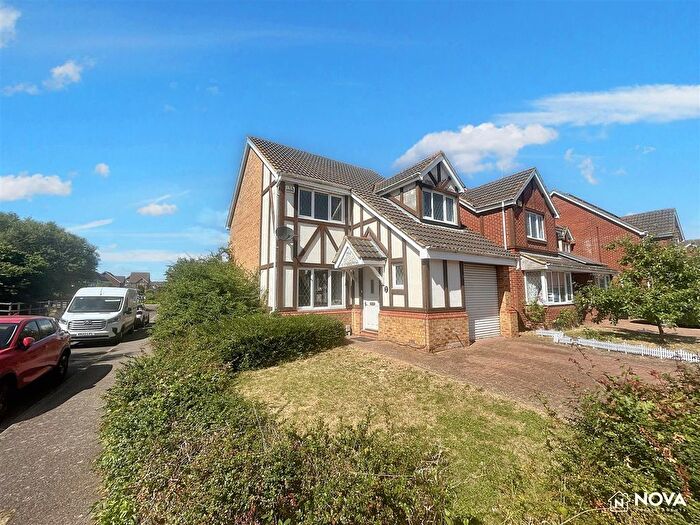 3 Bedroom Detached House To Rent In Lindisfarne Priory, Bedford, MK41