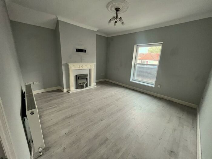 2 Bedroom Property To Rent In London Road, Waterlooville, PO7