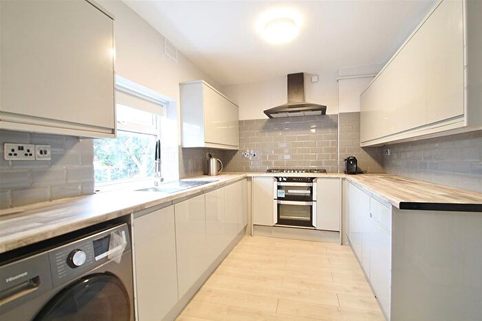 5 Bedroom Semi-Detached House To Rent In London Road, Isleworth, TW7