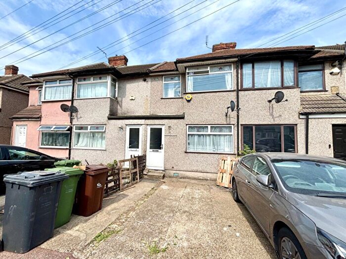 3 Bedroom Terraced House To Rent In Beam Avenue, Dagenham, RM10