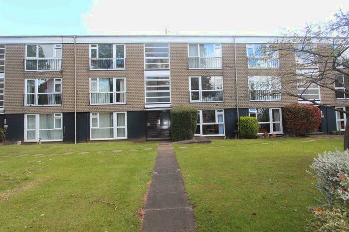 2 Bedroom Flat To Rent In Windsor - Crossways Court, SL4