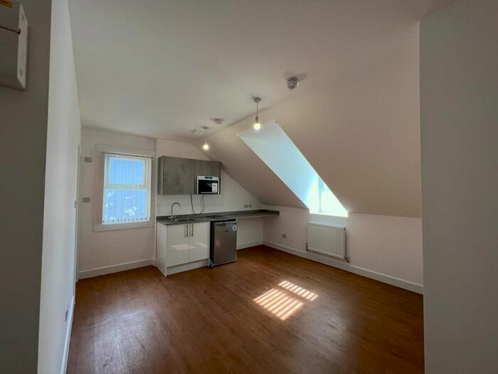 Studio To Rent In Kingston Road, Teddington, TW11