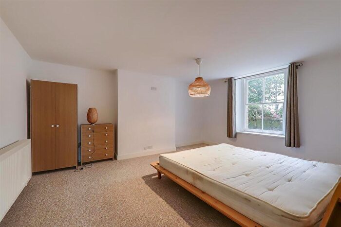 2 Bedroom Apartment To Rent In Heene Terrace, Worthing, BN11