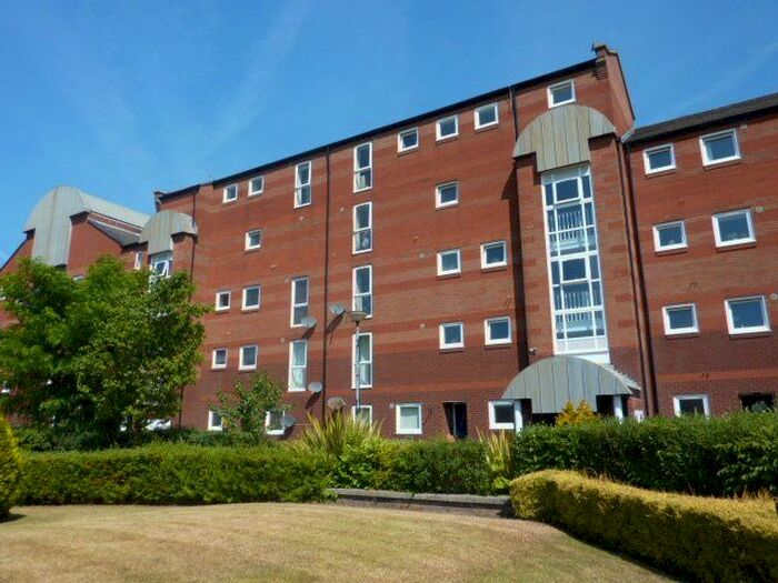 3 Bedroom Flat To Rent In Princes Reach, Ashton-On-Ribble, Preston, PR2