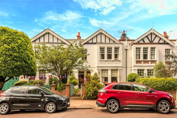 2 Bedroom Maisonette To Rent In Vicarage Gardens, East Sheen, London, SW14