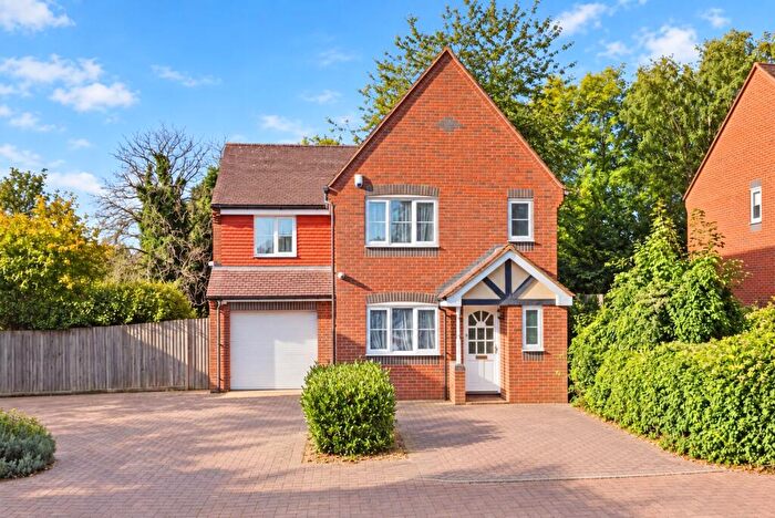 4 Bedroom Detached House For Sale In Orient Close, St. Albans, Hertfordshire, AL1