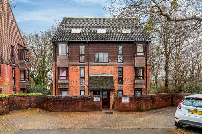 1 Bedroom Flat To Rent In Tremona Court, SO16