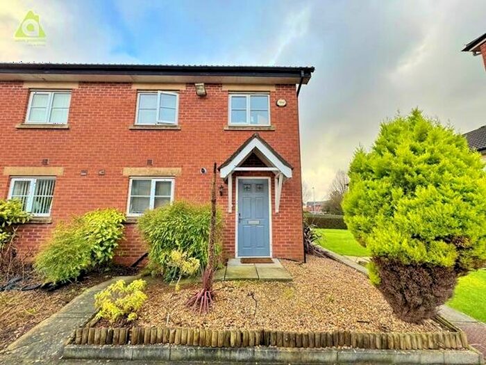 3 Bedroom Mews To Rent In Pavilion Gardens, Westhoughton, BL5