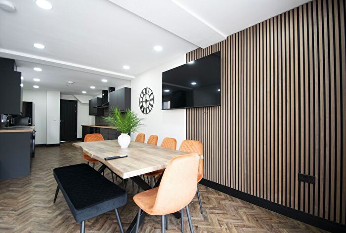 8 Bedroom Terraced House To Rent In Llantrisant Street, Cathays, CF24