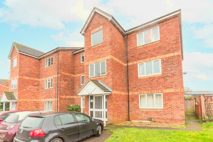 1 Bedroom Apartment To Rent In Simmonds Close, Binfield, RG42