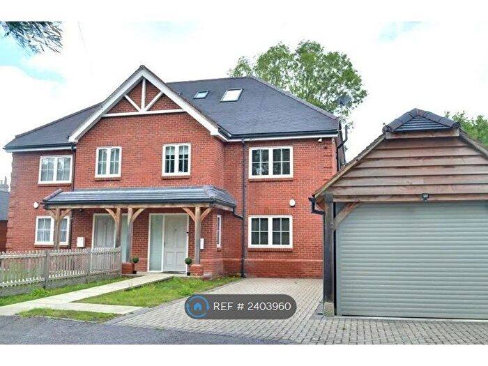 4 Bedroom Semi-Detached House To Rent In Lamborne Place, Ickenham, Uxbridge, UB10