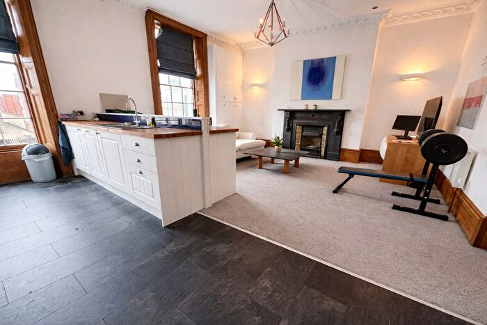 1 Bedroom Flat To Rent In Western Terrace, The Park, Nottingham, Nottinghamshire, NG7