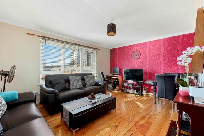 3 Bedroom Flat To Rent In Ida Street, Ida Street, London, E14