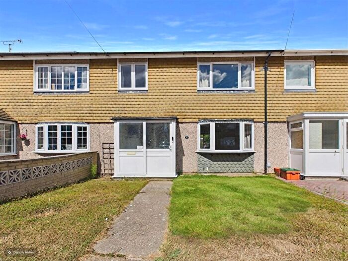 3 Bedroom Terraced House For Sale In Haslemere Road, SS11