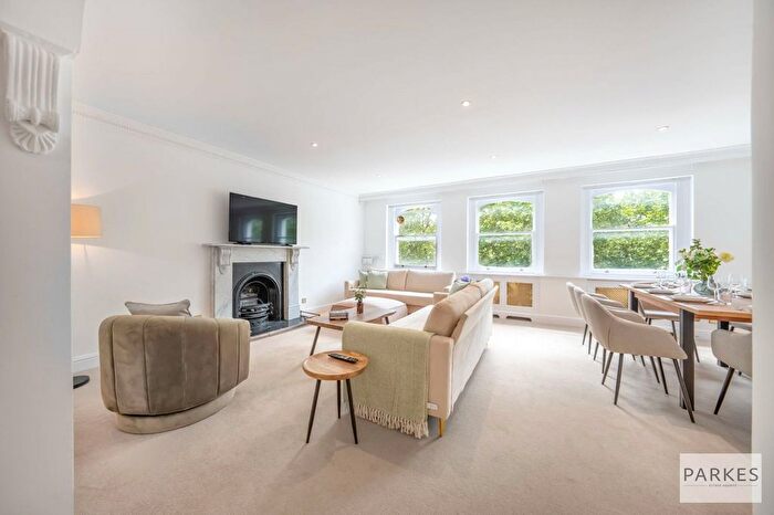 3 Bedroom Flat To Rent In Beaufort Gardens, London, SW3