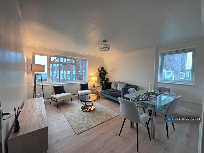 2 Bedroom Flat To Rent In London Road, Leigh-On-Sea, SS9