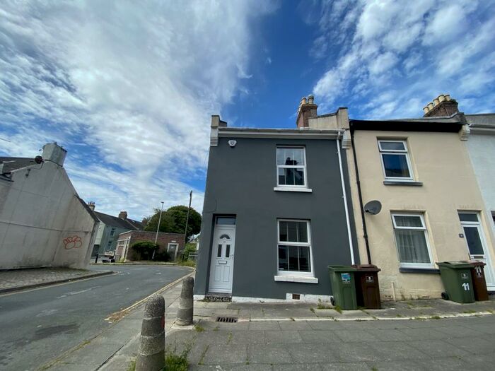 2 Bedroom End Of Terrace House To Rent In Duckworth Street, Plymouth, PL2