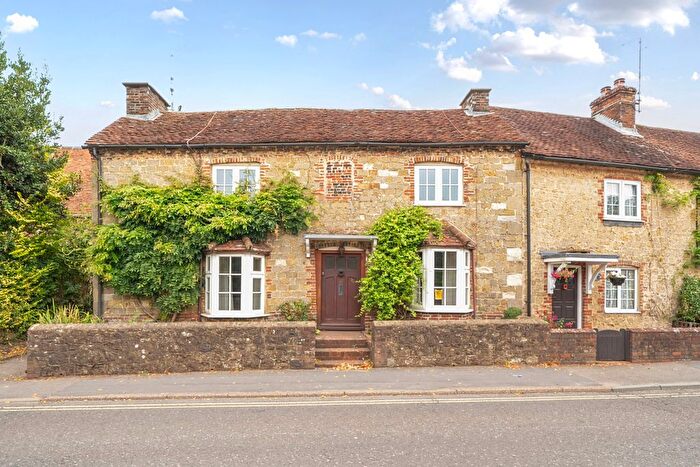 3 Bedroom End Terrace House For Sale In Haslemere Road, Liphook, GU30