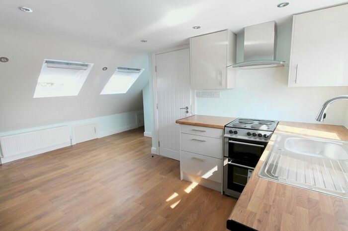 1 Bedroom Flat To Rent In Rutland Road, Southall UB1