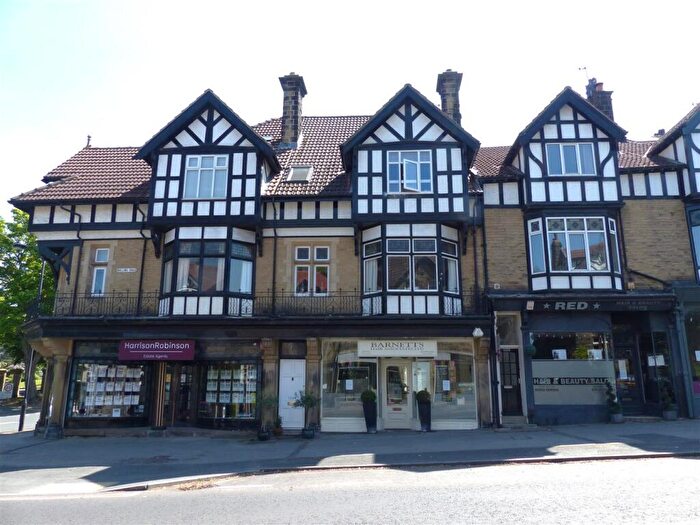 4 Bedroom Apartment To Rent In Bolling Road, Ben Rhydding, LS29