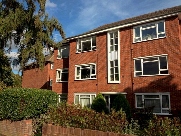 2 Bedroom Flat To Rent In Russell Court, Surbiton, KT6