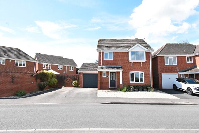 3 Bedroom Detached House For Sale In Dukes Way, Tewkesbury, GL20