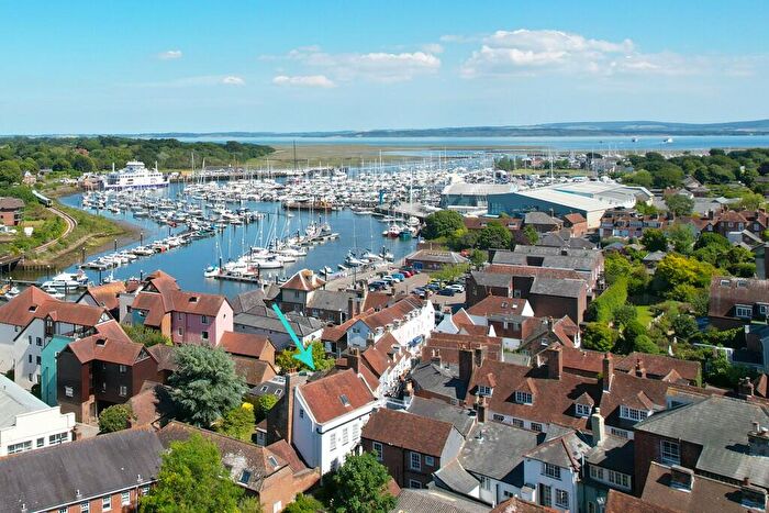 4 Bedroom Town House For Sale In Quay Hill, Lymington, Hampshire, SO41