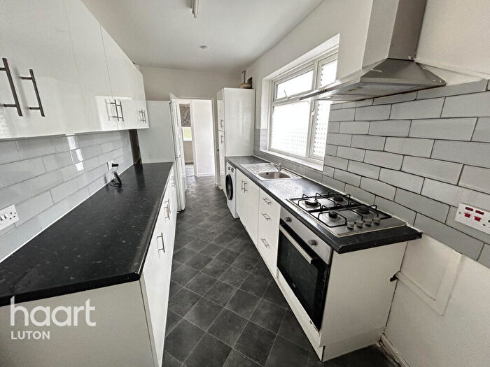 3 Bedroom Terraced House To Rent In Norman Road, Luton, LU3