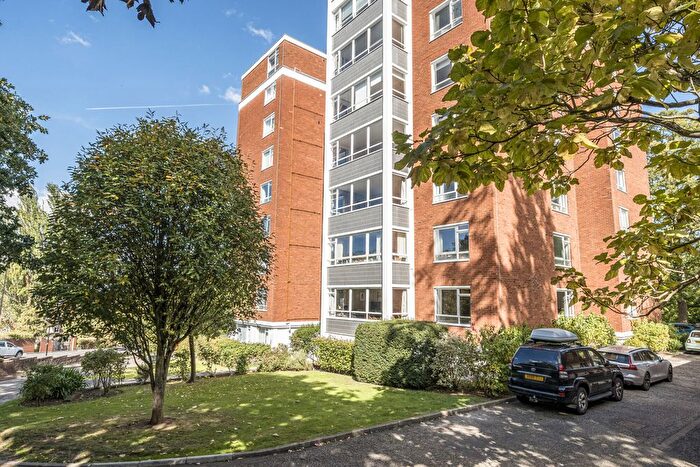 3 Bedroom Flat For Sale In Sydenham Rise, London, SE23