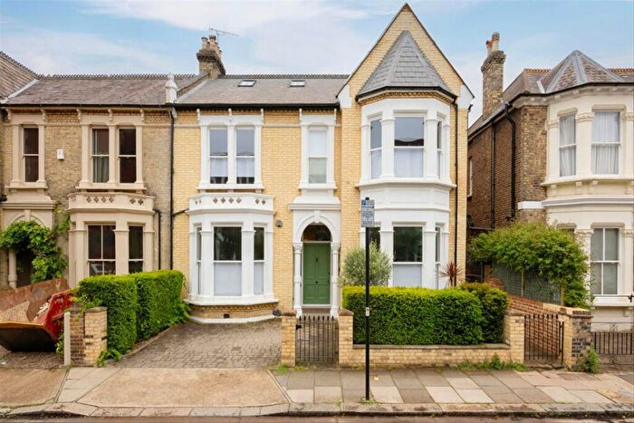 6 Bedroom Semi-Detached House To Rent In Rivercourt Road, Hammersmith, W6
