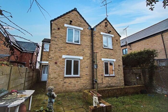 Studio For Sale In Hampden Road, London, N17