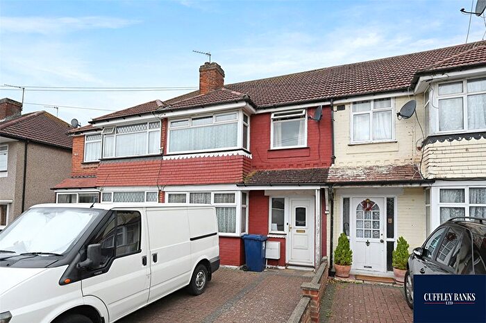 3 Bedroom Terraced House For Sale In George V Way, Perivale, Middlesex, UB6