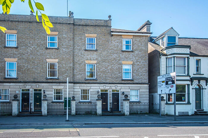 3 Bedroom Town House To Rent In Ware Road, Hertford, SG13