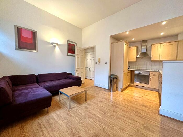 1 Bedroom Flat To Rent In Dock Street, Leeds, West Yorkshire, Uk, LS10