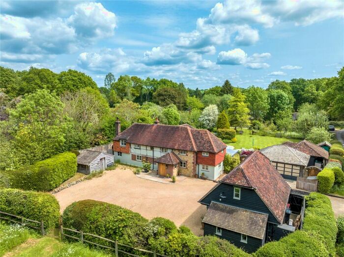 4 Bedroom Detached House For Sale In Windfallwood Common, Haslemere, Surrey, GU27