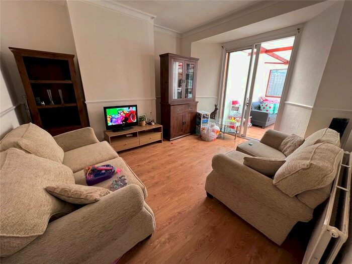 3 Bedroom End Of Terrace House To Rent In Bounds Green, London, N11