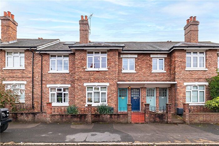 4 Bedroom Maisonette For Sale In Strickland Row, Wandsworth Common, SW18