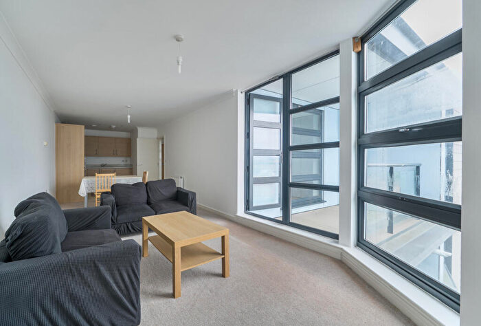 1 Bedroom Apartment For Sale In Kingsbury Road, London, NW9