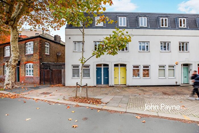 1 Bedroom Flat To Rent In Creek Road, London, SE8