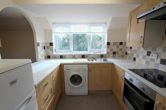 2 Bedroom Flat To Rent In Broome Way, Banbury, OX16