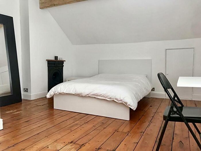4 Bedroom House To Rent In Roden Avenue, Kidderminster, DY10