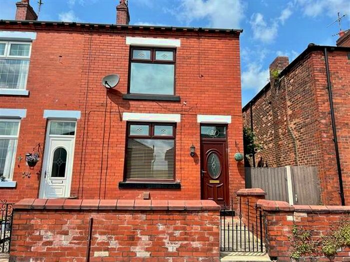 2 Bedroom End Of Terrace House To Rent In West Street, Manchester, M24