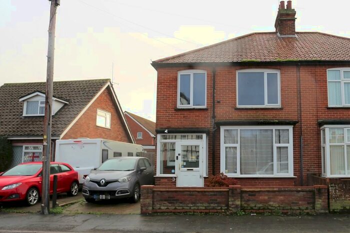 3 Bedroom Semi-Detached House To Rent In Seaton Road, Felixstowe, IP11