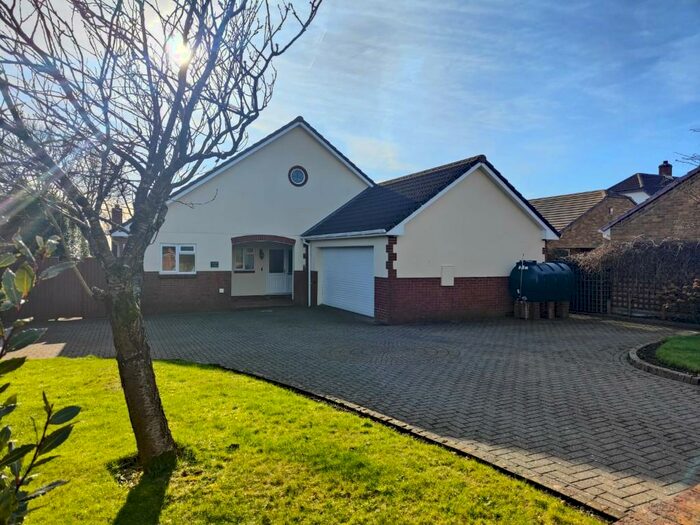 2 Bedroom Detached Bungalow For Sale In Lazy Acres, Woolsery, EX39