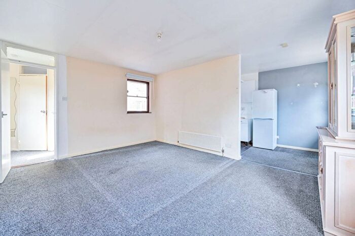 1 Bedroom Flat For Sale In Abbeyfield Road, South Bermondsey, London, SE16