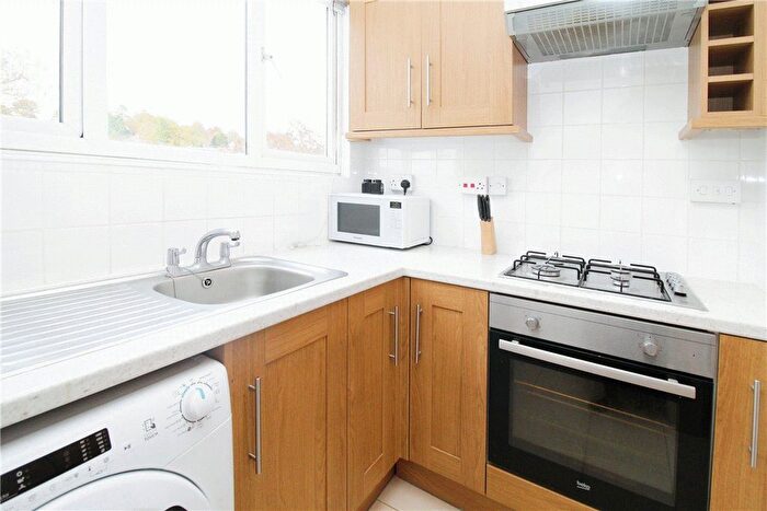 2 Bedroom Flat To Rent In Brighton Road, Purley, CR8